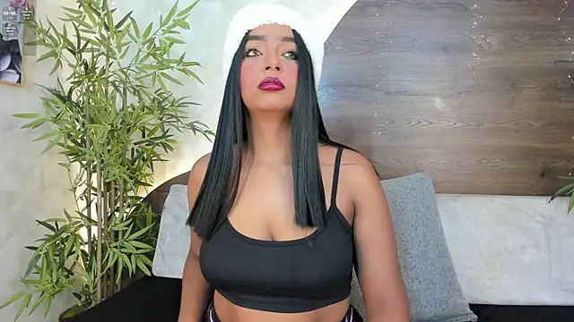 mia lacy  online show from 12/01/25, 07:59