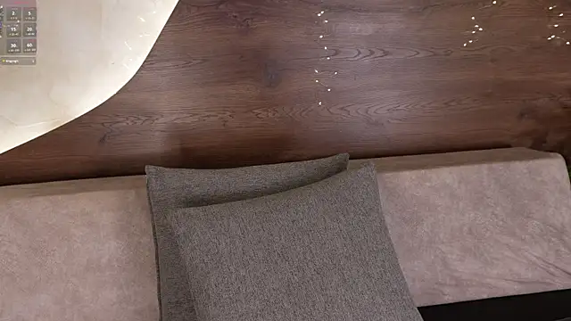 mia lacy  online show from 12/17/25, 08:03