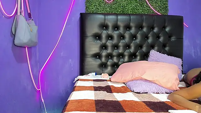 Pinkyhot 69 online show from 10/04/25, 09:49