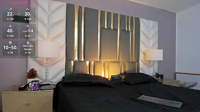 SaraJonness online show from 10/27/25, 12:39