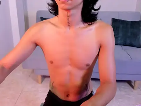 leoaddams22 online show from 09/18/25, 06:22