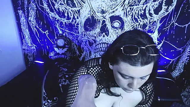 mikaskullcs online show from 04/21/26, 01:42