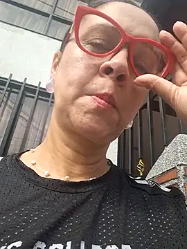 Amadamilf1980 online show from 10/22/25, 04:39