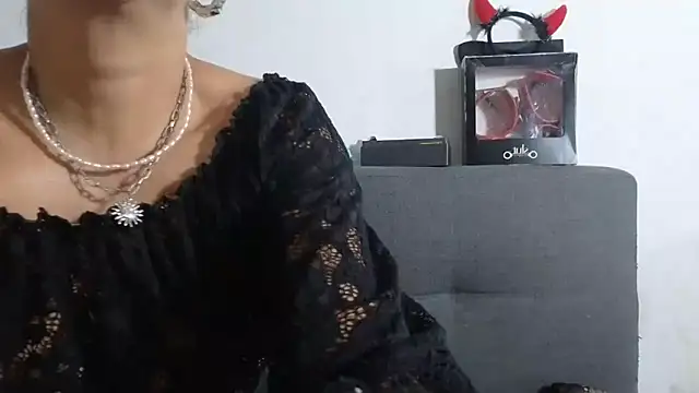 Amadamilf1980 online show from 10/16/25, 08:17