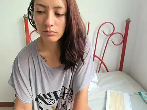 Snapshot of DulceXmile chatting on 12/05/25, 12:48 DulceXmile online show from 12/05/25, 12:48