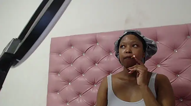 Seductive Onicahh online show from 03/18/25, 05:23