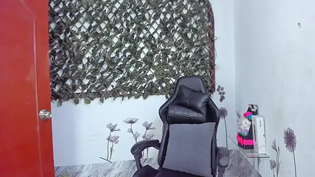 Sarahbrowm  online show from 11/26/25, 09:26