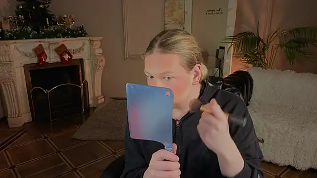 Snapshot of Jes_Solar chatting on 12/21/25, 09:48 Jes Solar online show from 12/21/25, 09:48