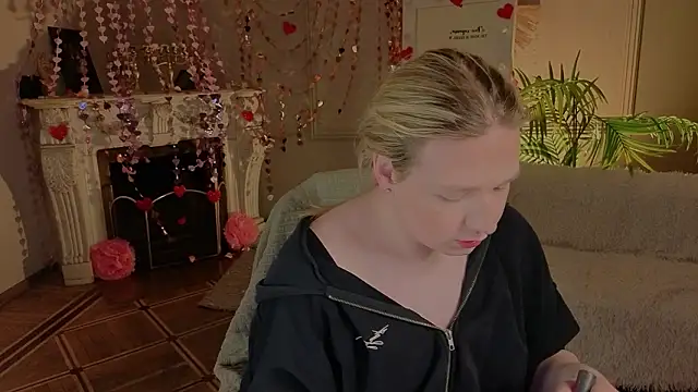 Snapshot of Jes_Solar chatting on 02/18/26, 09:44 Jes Solar online show from 02/18/26, 09:44