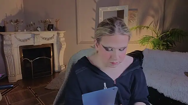 Snapshot of Jes_Solar chatting on 02/07/26, 10:40 Jes Solar online show from 02/07/26, 10:40