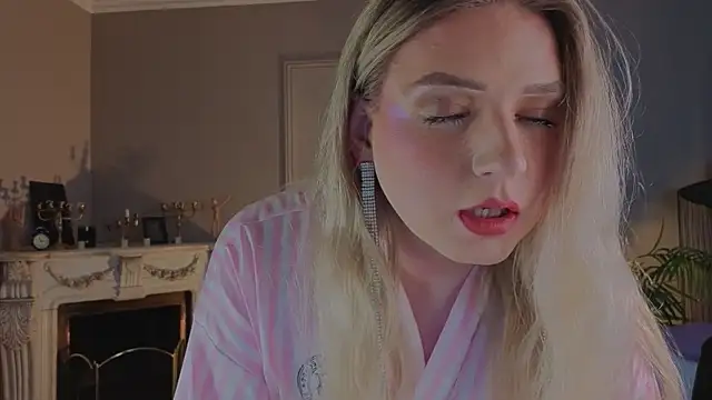 Snapshot of Jes_Solar chatting on 04/15/26, 09:37 Jes Solar online show from 04/15/26, 09:37