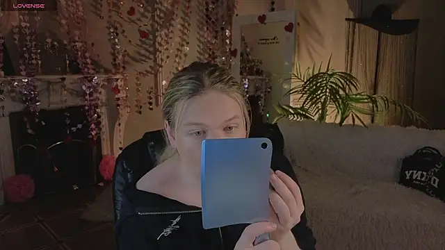 Snapshot of Jes_Solar chatting on 02/24/26, 09:04 Jes Solar online show from 02/24/26, 09:04