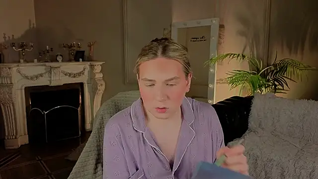 Snapshot of Jes_Solar chatting on 02/05/26, 06:04 Jes Solar online show from 02/05/26, 06:04