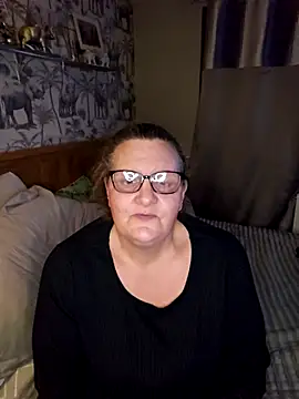 Snapshot of MissQueenBeex chatting on 02/25/26, 08:08 MissQueenBeex online show from 02/25/26, 08:08