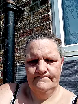 MissQueenBeex online show from 04/25/26, 01:41