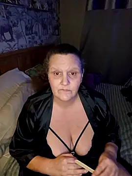 Snapshot of MissQueenBeex chatting on 02/22/26, 07:48 MissQueenBeex online show from 02/22/26, 07:48