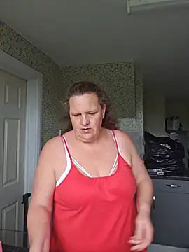 MissQueenBeex online show from 05/19/26, 01:40