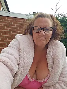 MissQueenBeex online show from 06/15/26, 08:03