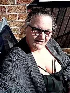 MissQueenBeex online show from 04/18/26, 02:30