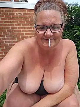 MissQueenBeex online show from 05/28/26, 02:23