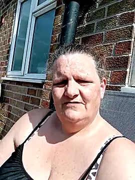 MissQueenBeex online show from 04/25/26, 01:36