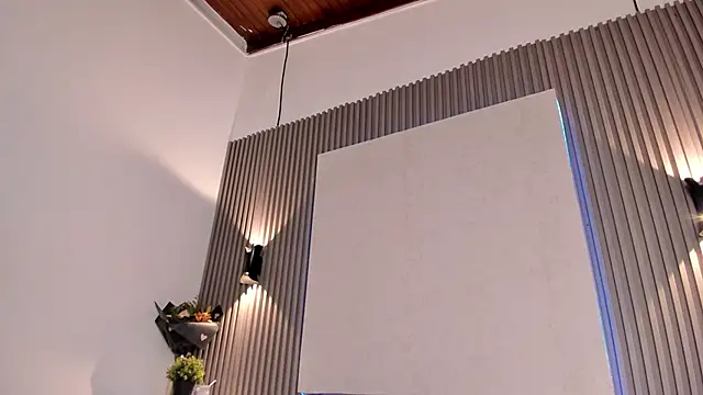 Emmazc  online show from 11/22/25, 08:40