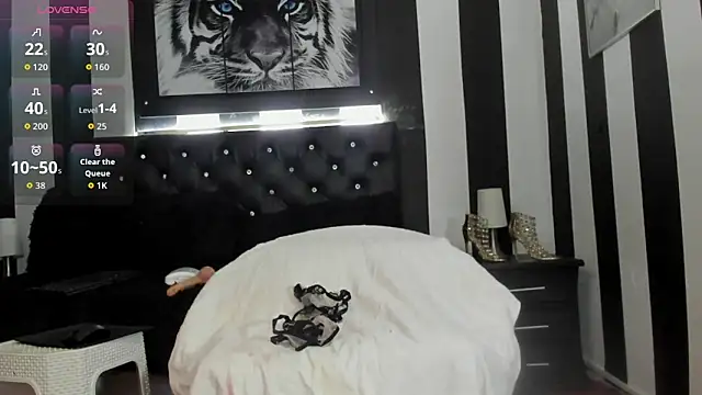 dirtyplayluna online show from 09/15/25, 12:16