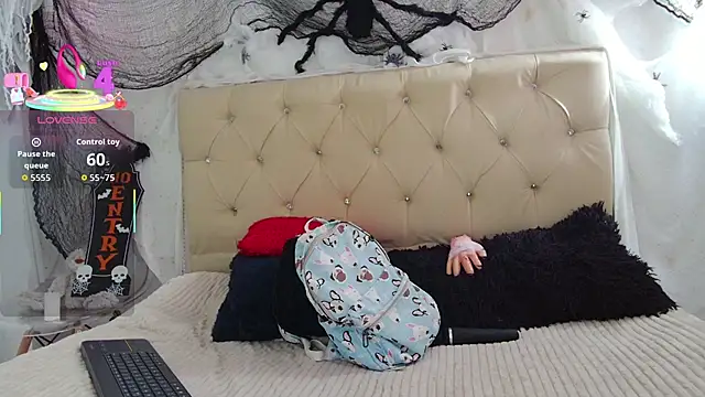 kity x online show from 10/30/25, 07:00