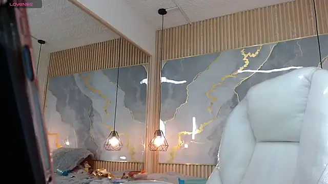 Snapshot of nei_girl chatting on 02/26/26, 11:43 nei girl online show from 02/26/26, 11:43