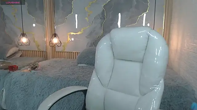 nei girl online show from 11/17/25, 11:47