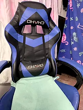 Snapshot of taimara_1 chatting on 12/20/25, 08:12 taimara 1 online show from 12/20/25, 08:12