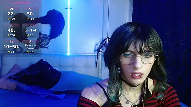 Snapshot of goth_minerva chatting on 09/23/25, 01:40 goth minerva online show from 09/23/25, 01:40