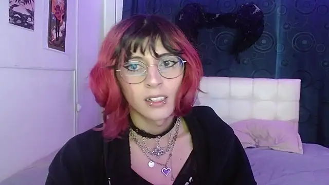 goth minerva online show from 10/24/25, 01:43