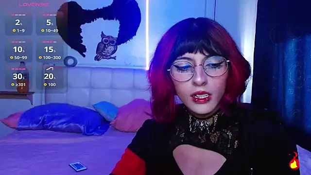 Snapshot of goth_minerva chatting on 09/29/25, 01:50 goth minerva online show from 09/29/25, 01:50