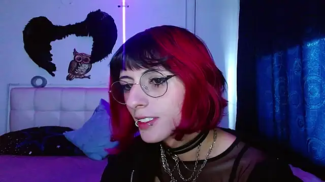 Snapshot of goth_minerva chatting on 10/05/25, 01:35 goth minerva online show from 10/05/25, 01:35