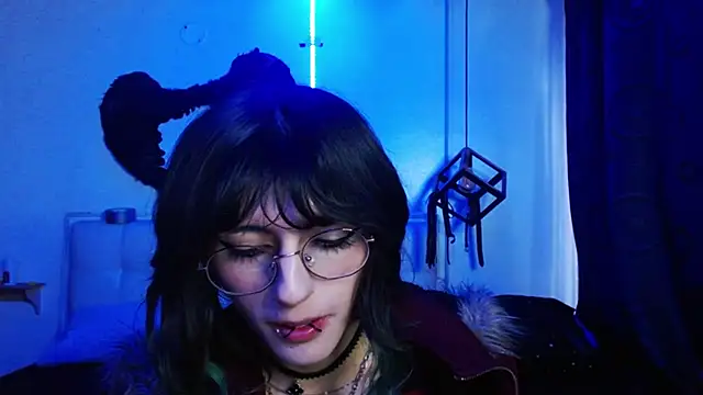 Snapshot of goth_minerva chatting on 09/18/25, 01:47 goth minerva online show from 09/18/25, 01:47