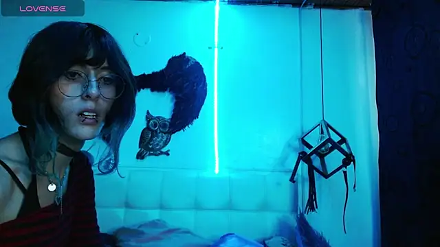 Snapshot of goth_minerva chatting on 09/09/25, 01:42 goth minerva online show from 09/09/25, 01:42