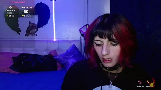 Snapshot of goth_minerva chatting on 10/08/25, 01:45 goth minerva online show from 10/08/25, 01:45