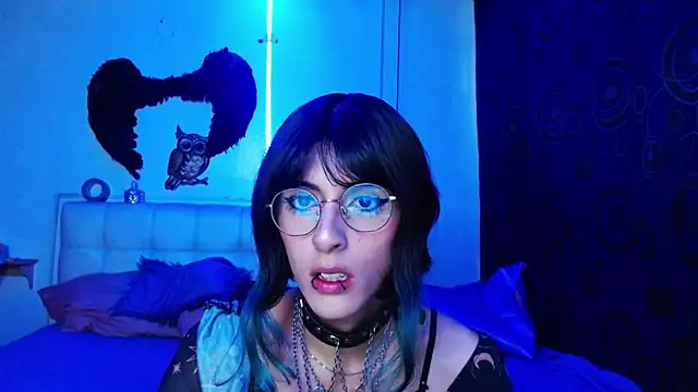 Snapshot of goth_minerva chatting on 09/10/25, 01:43 goth minerva online show from 09/10/25, 01:43