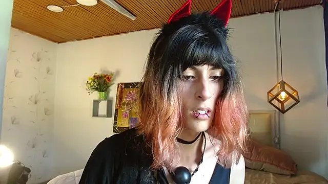 Snapshot of goth_minerva chatting on 03/19/25, 01:51 goth minerva online show from 03/19/25, 01:51