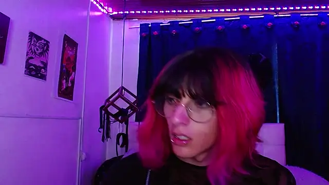 goth minerva online show from 11/18/25, 02:31