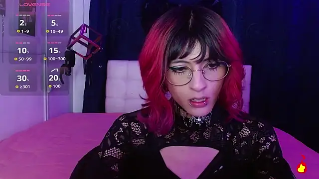 goth minerva online show from 10/21/25, 01:43