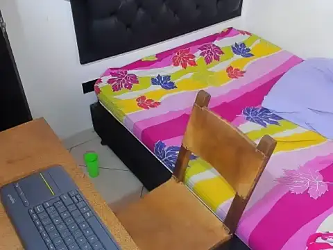 Snapshot of kevinkewman chatting on 11/24/25, 12:38 kevinkewman online show from 11/24/25, 12:38