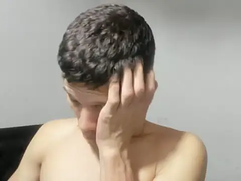 Snapshot of kevinkewman chatting on 10/09/25, 12:49 kevinkewman online show from 10/09/25, 12:49