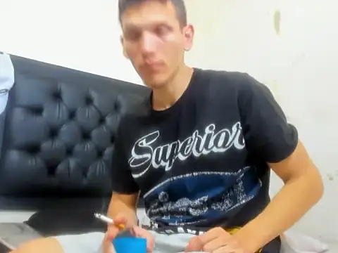 Snapshot of kevinkewman chatting on 09/25/25, 03:29 kevinkewman online show from 09/25/25, 03:29