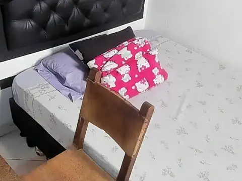 Snapshot of kevinkewman chatting on 11/10/25, 12:10 kevinkewman online show from 11/10/25, 12:10