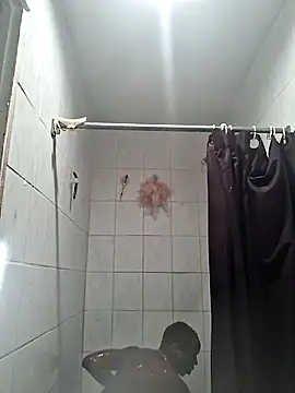 ItsBarbieBitcxxxx69 online show from 10/28/25, 02:12