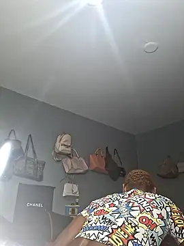 ItsBarbieBitcxxxx69 online show from 11/05/25, 08:06