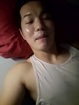 woonee827372 online show from 12/13/25, 08:04