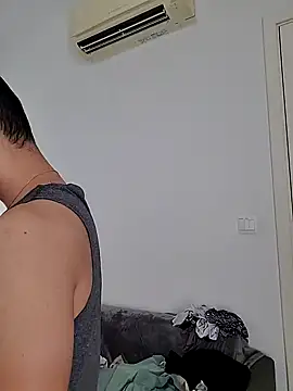 woonee827372 online show from 10/04/25, 06:37